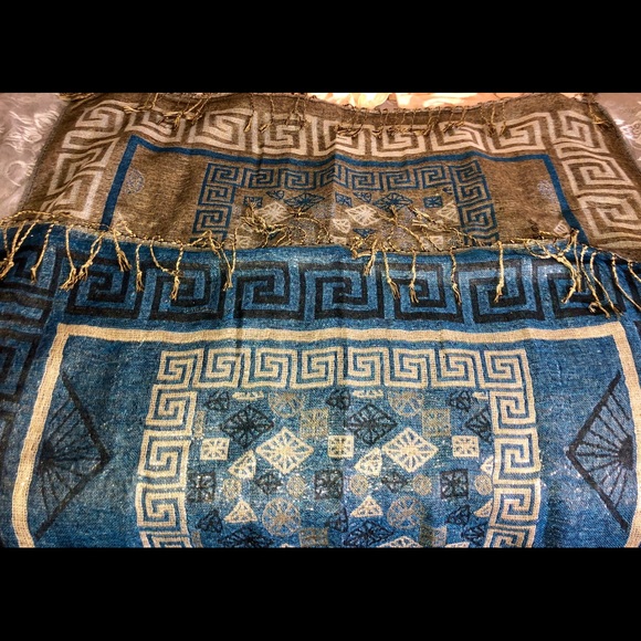 Square Color Block Scarf - Picture 6 of 6